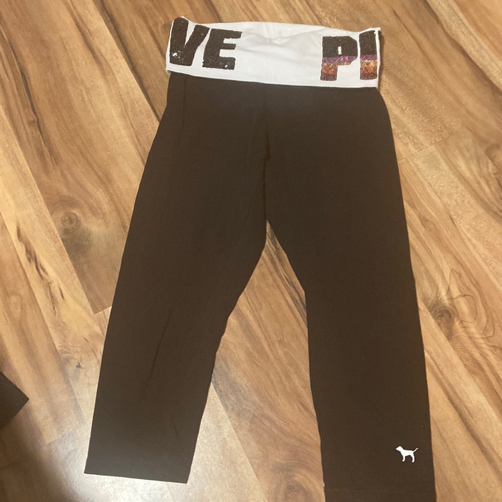 PINK cropped leggings